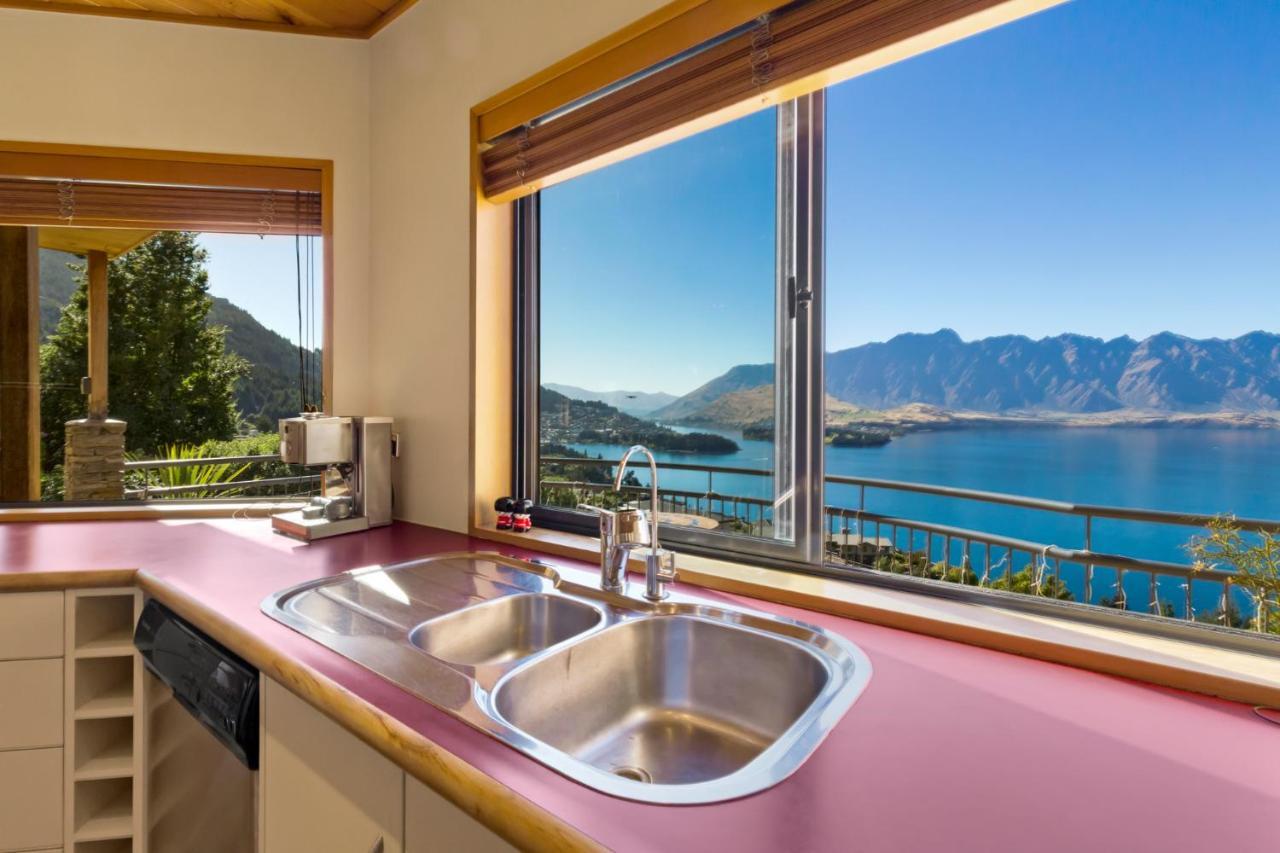 Amazing View Home كوينستاون المظهر الخارجي الصورة